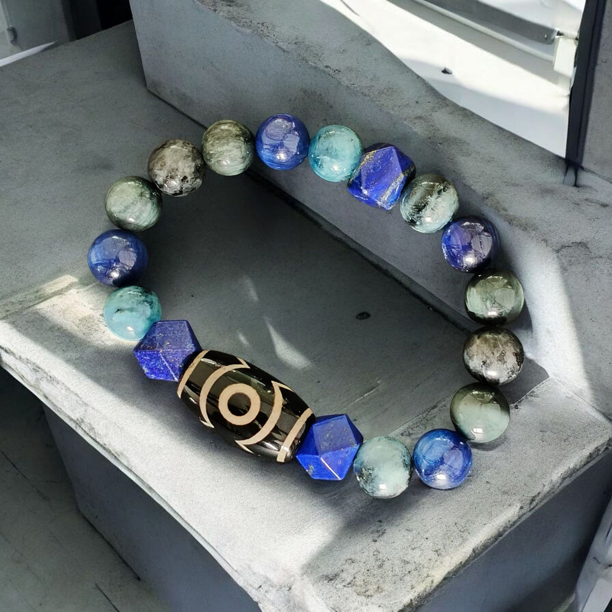THE AETHERIS Modern Dzi Bracelet