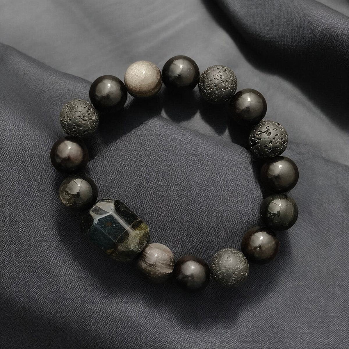 THE ANCHOR Crystal Bracelet
