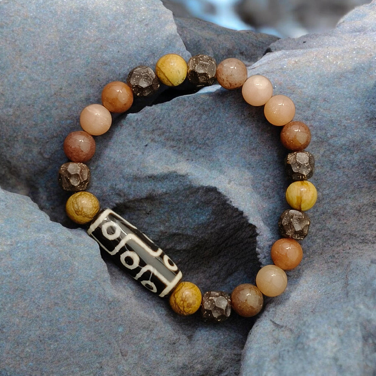 THE ARDEN Modern 9-Eye Dzi Bracelet