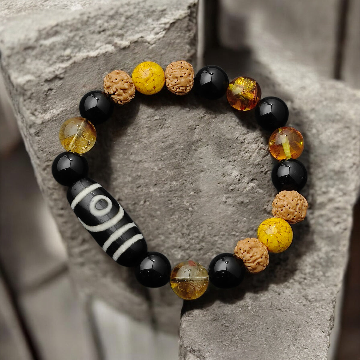 THE BULWARK Modern Dzi Bracelet