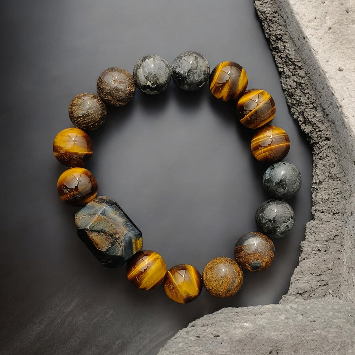 THE PINNACLE Crystal Bracelet