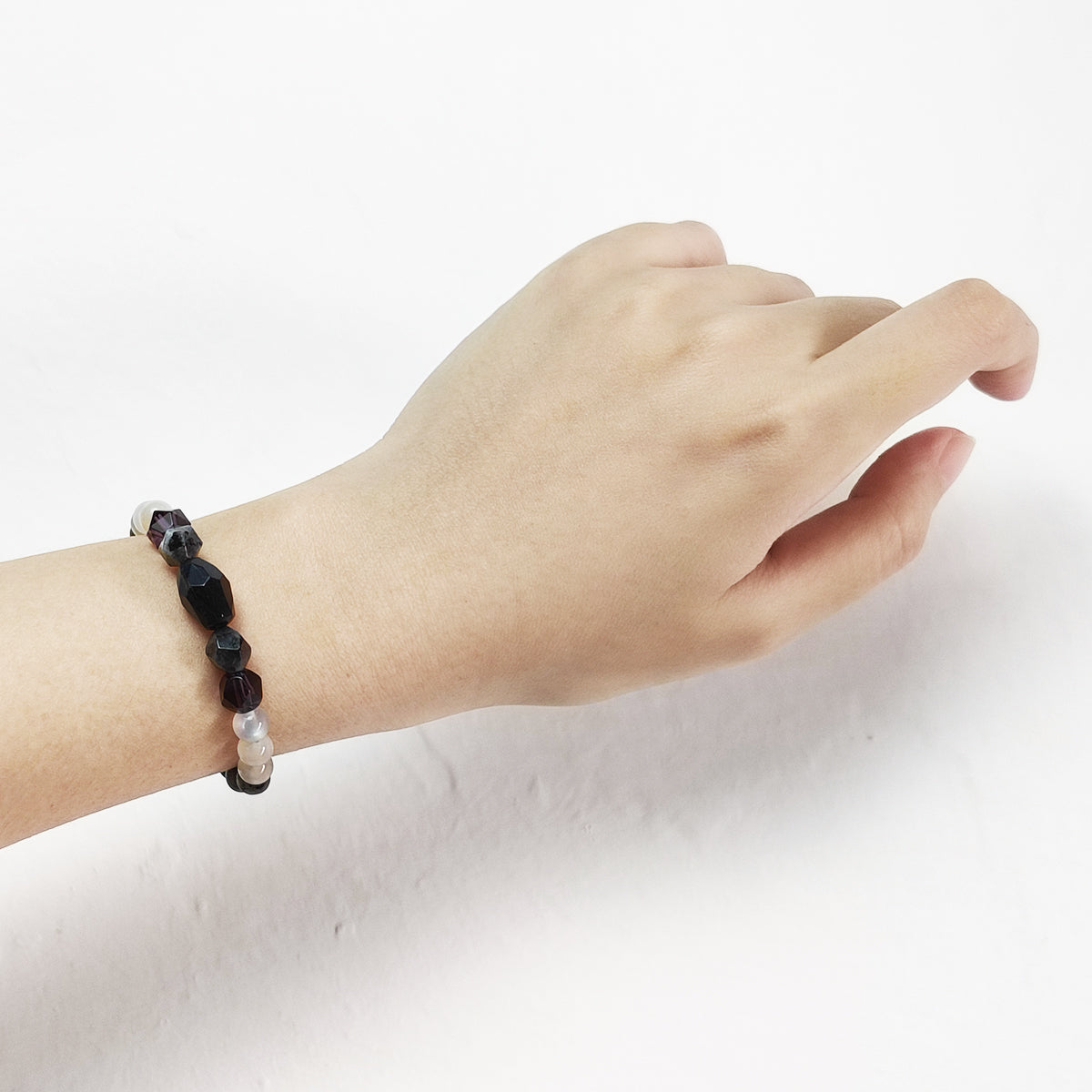 THE MOONVEIL Bracelet