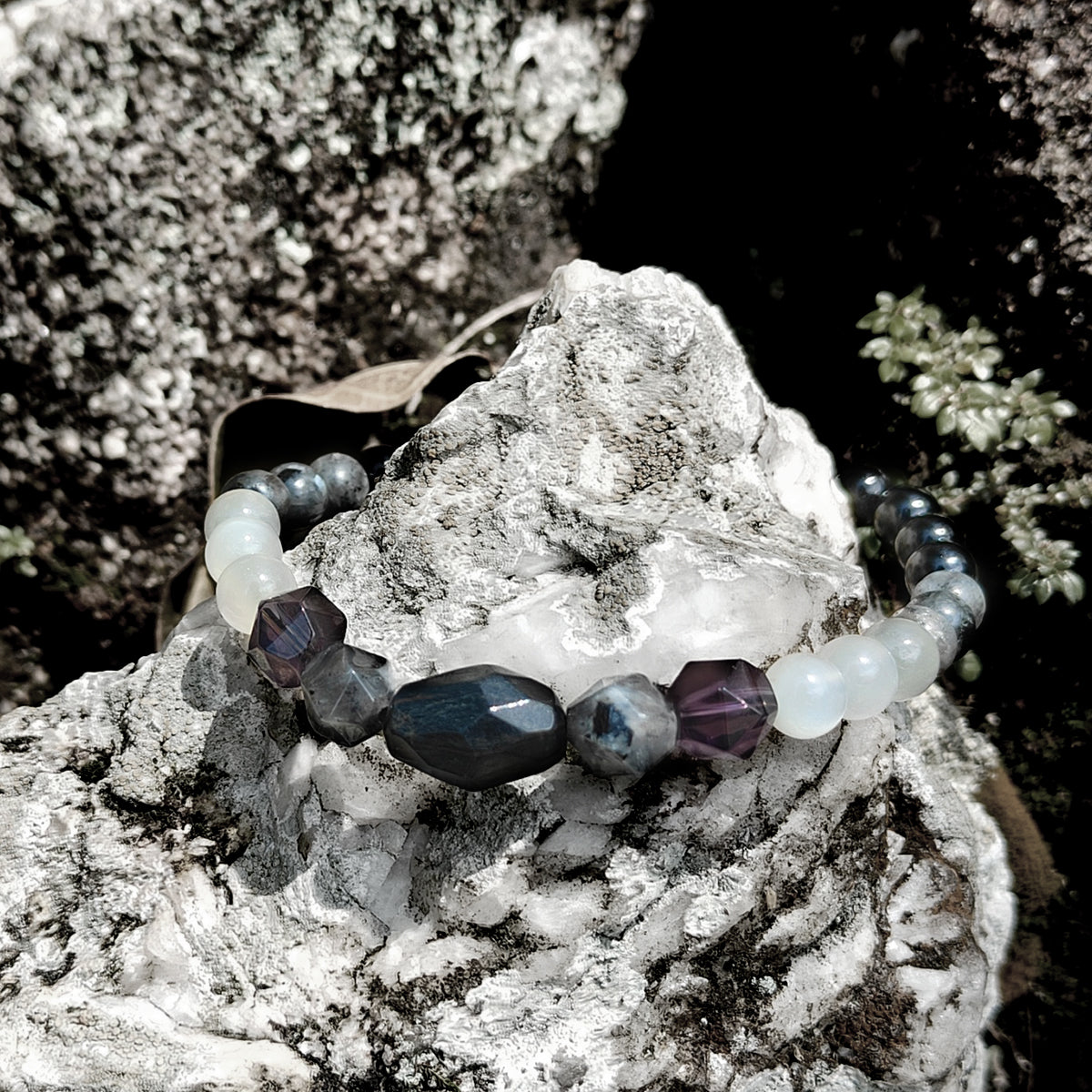 THE MOONVEIL Bracelet